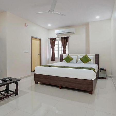 Super Collection O Dabagardens Near Beach Road Визакхапатнам Екстериор снимка