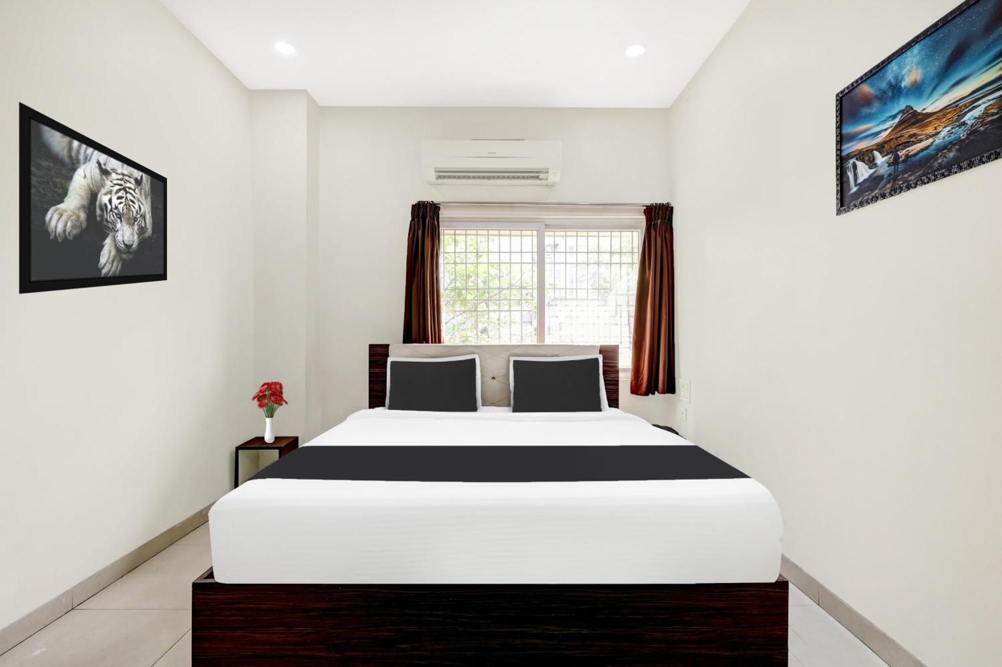 Super Collection O Dabagardens Near Beach Road Визакхапатнам Екстериор снимка