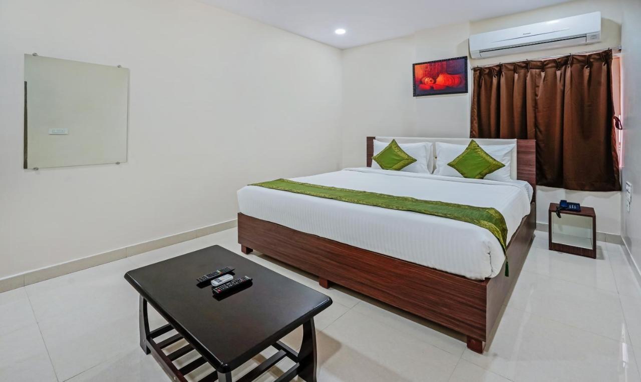 Super Collection O Dabagardens Near Beach Road Визакхапатнам Екстериор снимка