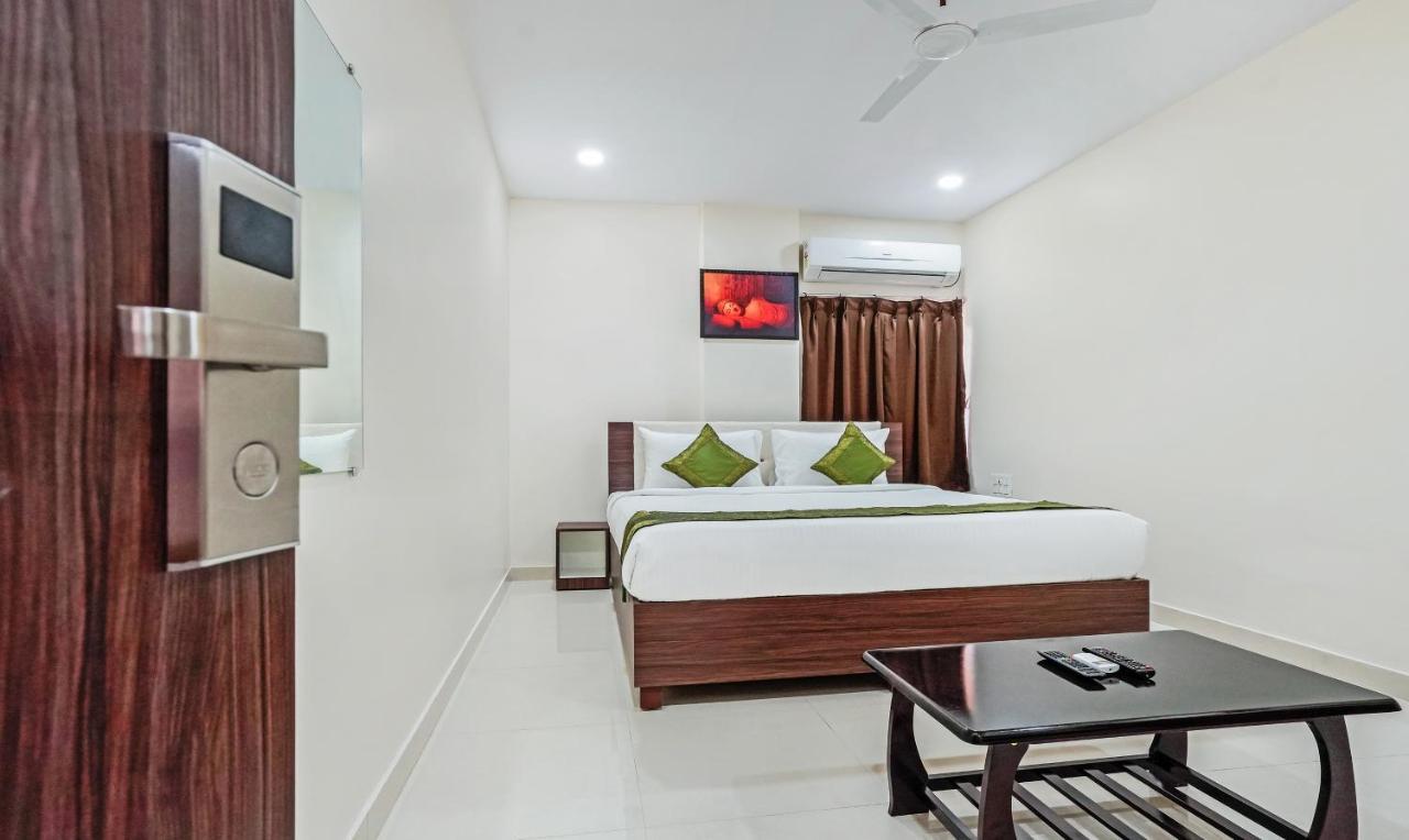 Super Collection O Dabagardens Near Beach Road Визакхапатнам Екстериор снимка