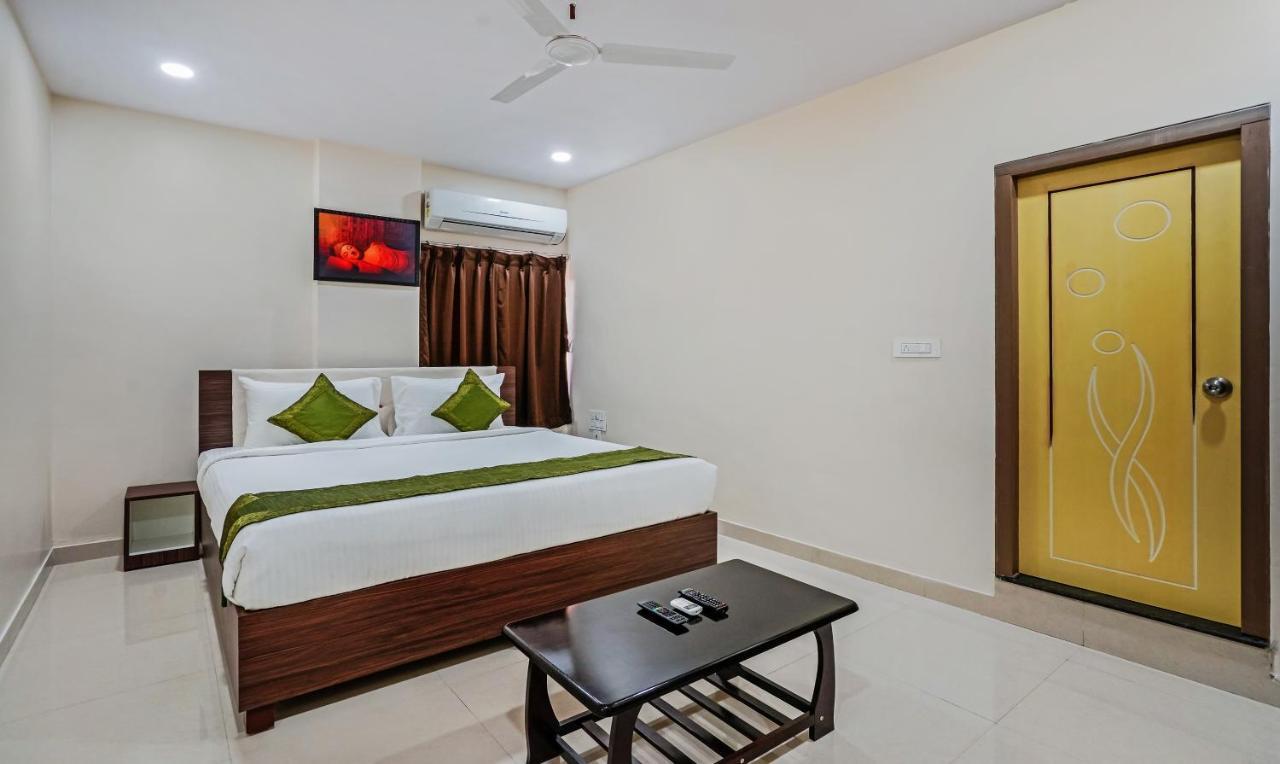 Super Collection O Dabagardens Near Beach Road Визакхапатнам Екстериор снимка